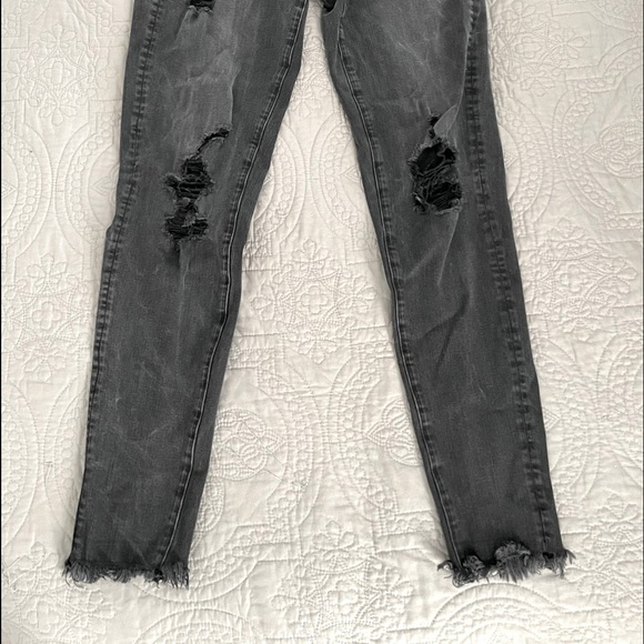 AEO Black Ripped Skinny Jeans - Picture 2 of 2